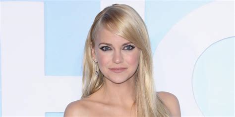 anna faris ever been nude|Anna Fariss full naked Superbowl advert is here